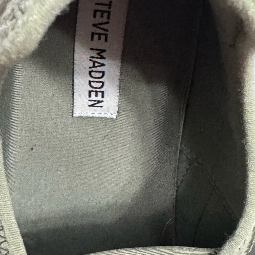 Maxima Olive Women's Sneakers - Picture 10 of 10